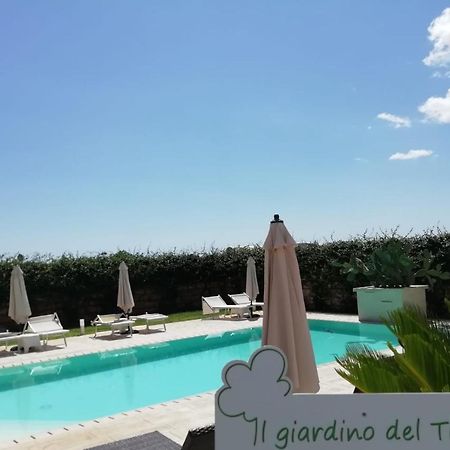 Il Giardino Del Tiglio Bed and Breakfast Uggiano La Chiesa Eksteriør billede