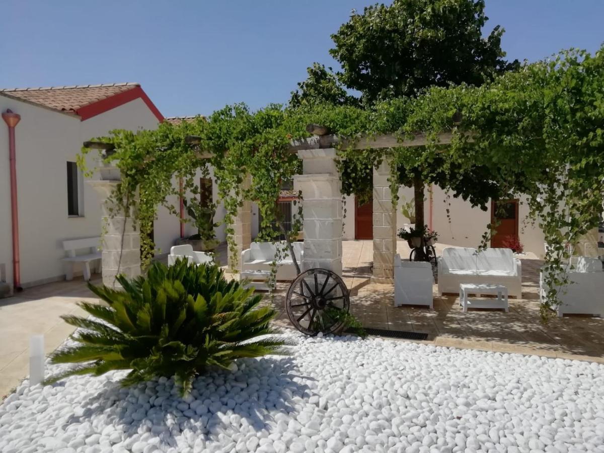 Il Giardino Del Tiglio Bed and Breakfast Uggiano La Chiesa Eksteriør billede