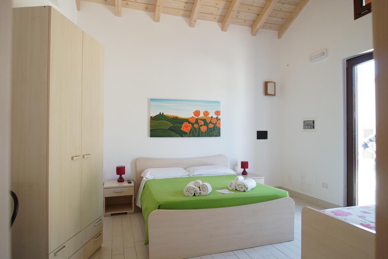 Il Giardino Del Tiglio Bed and Breakfast Uggiano La Chiesa Eksteriør billede