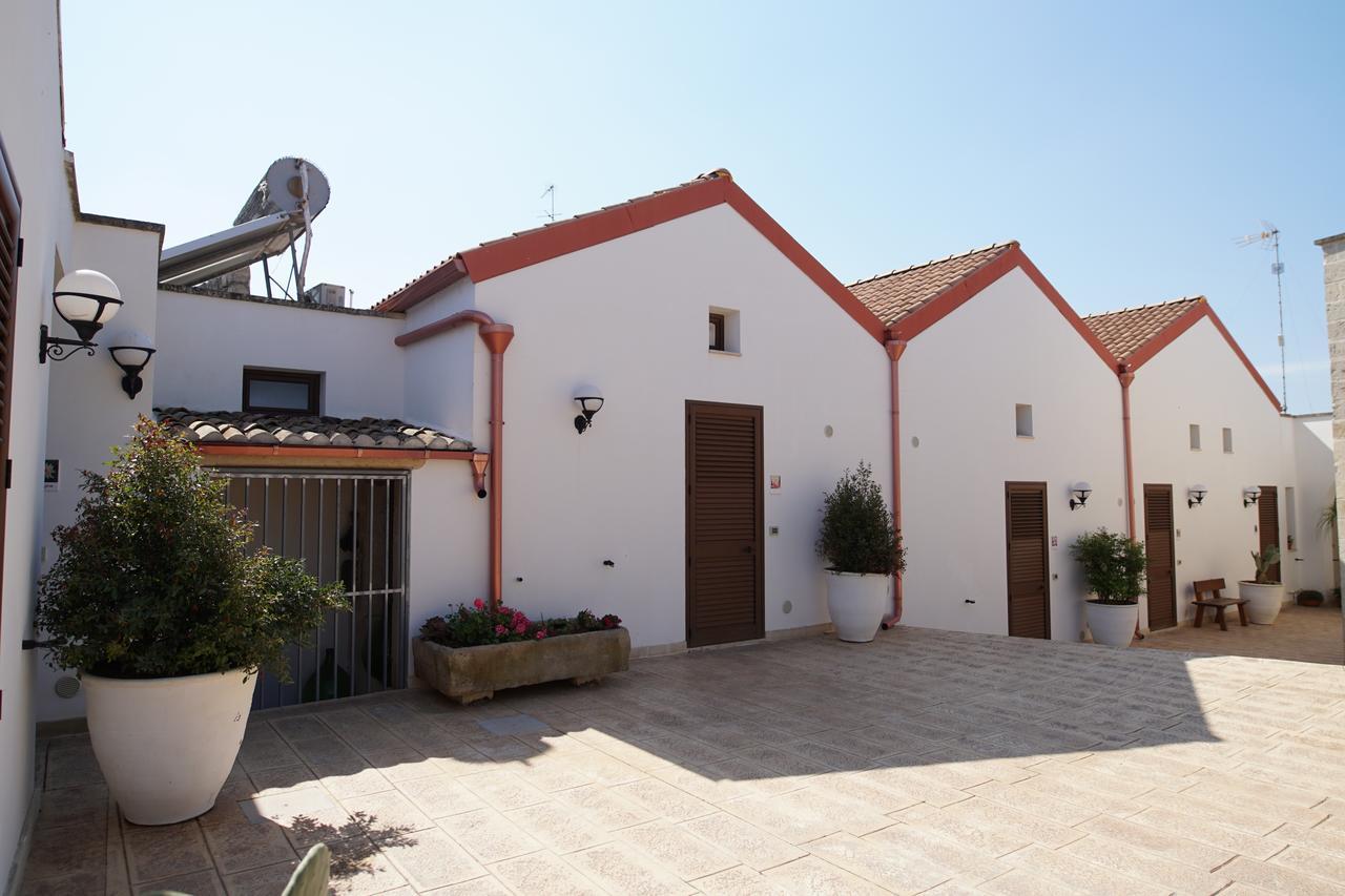 Il Giardino Del Tiglio Bed and Breakfast Uggiano La Chiesa Eksteriør billede
