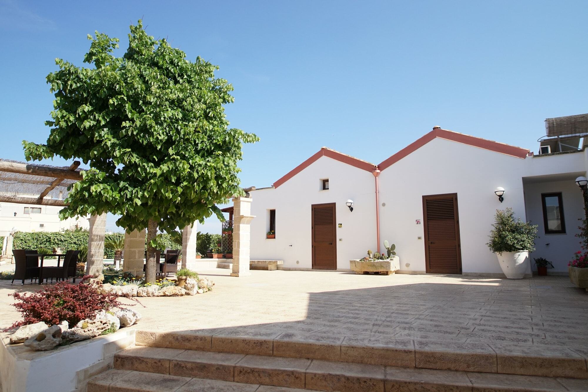 Il Giardino Del Tiglio Bed and Breakfast Uggiano La Chiesa Eksteriør billede